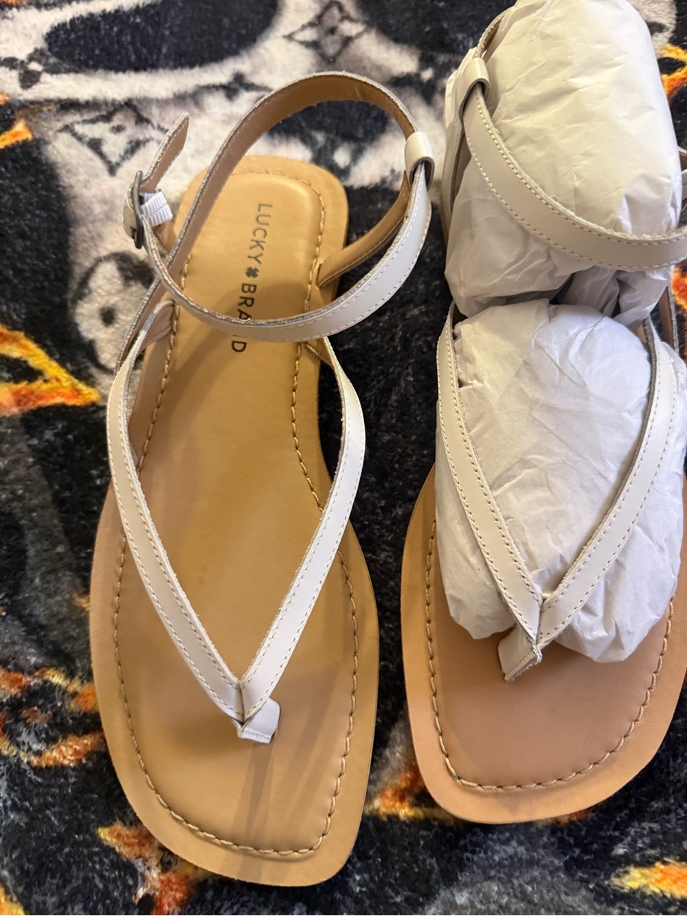 Lucky Brand White Leather Thong Sandals with Tan Footbed